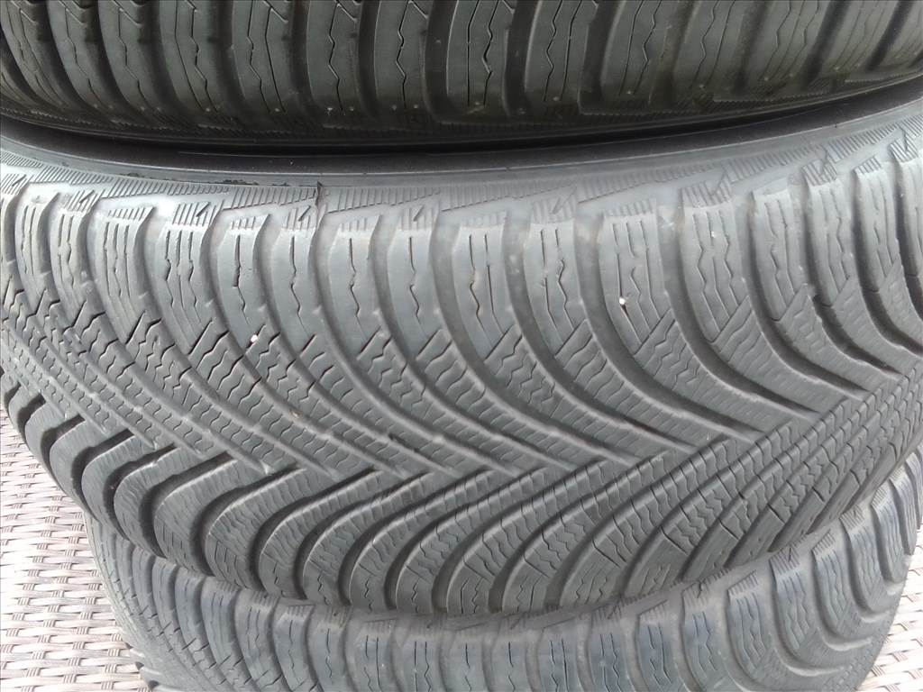  205/55R16 Michelin Alpin5 téli gumi garnitúra 3. kép
