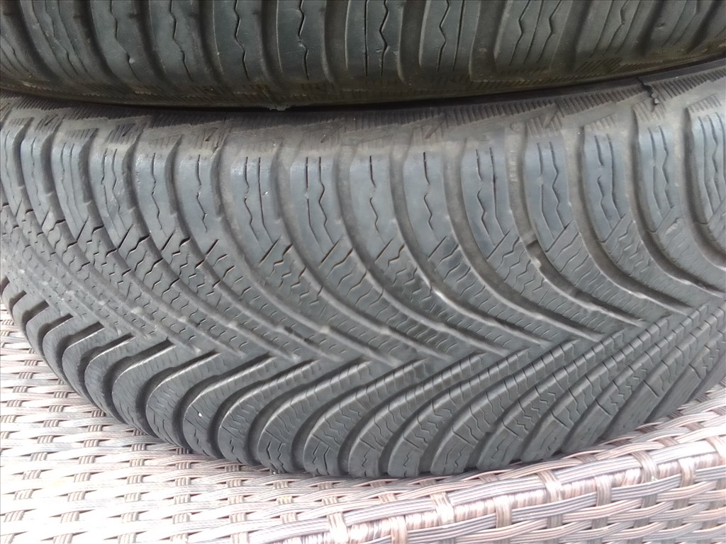  205/55R16 Michelin Alpin5 téli gumi garnitúra 4. kép