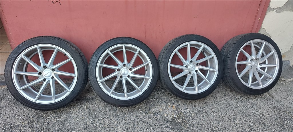  5x120 lyukosztású 19" újszerű Vossen alufelni, rajta 245/40 újszerű Triangle nyári gumi gumi  2. kép