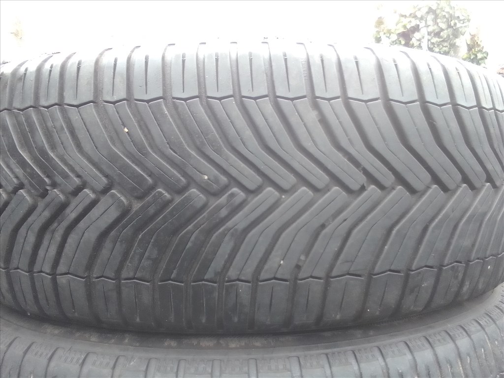  205/60R16 Michelin Cross Climate téli gumi garnitúra 2. kép