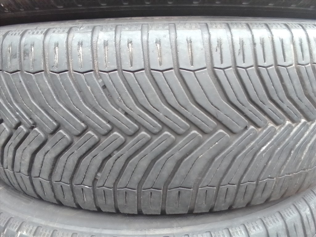  205/60R16 Michelin Cross Climate téli gumi garnitúra 3. kép