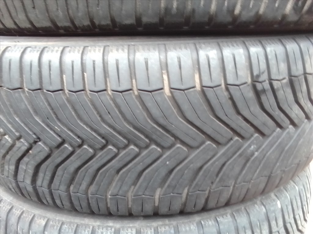  205/60R16 Michelin Cross Climate téli gumi garnitúra 4. kép