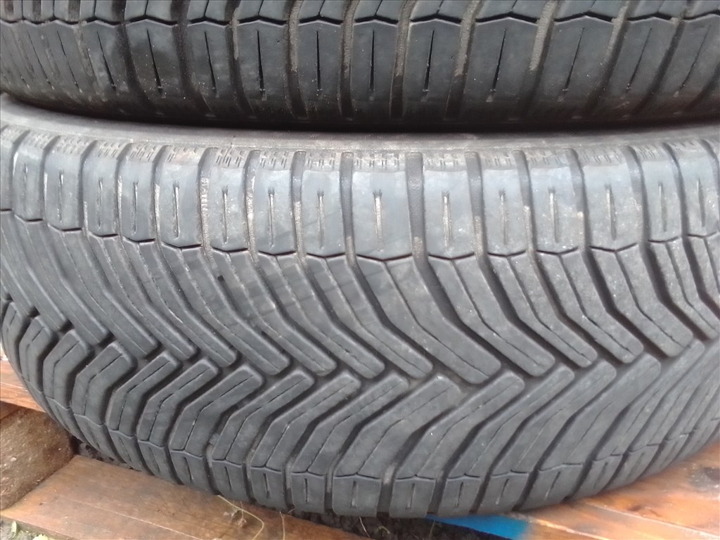  205/60R16 Michelin Cross Climate téli gumi garnitúra 5. kép