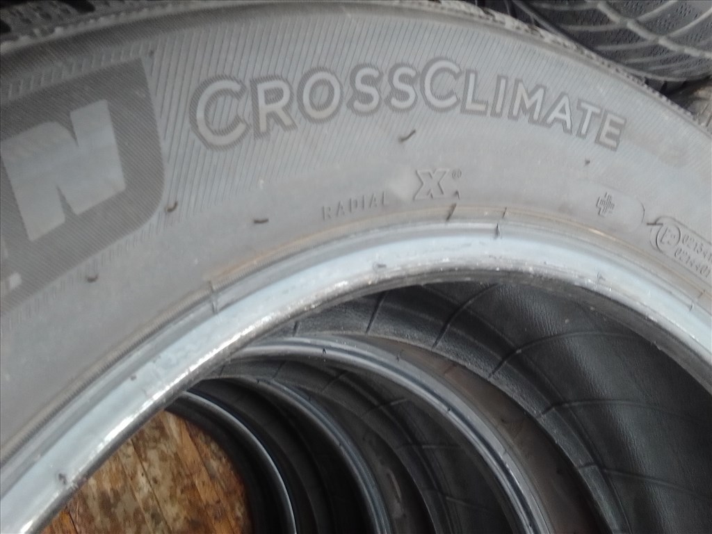  205/60R16 Michelin Cross Climate téli gumi garnitúra 6. kép