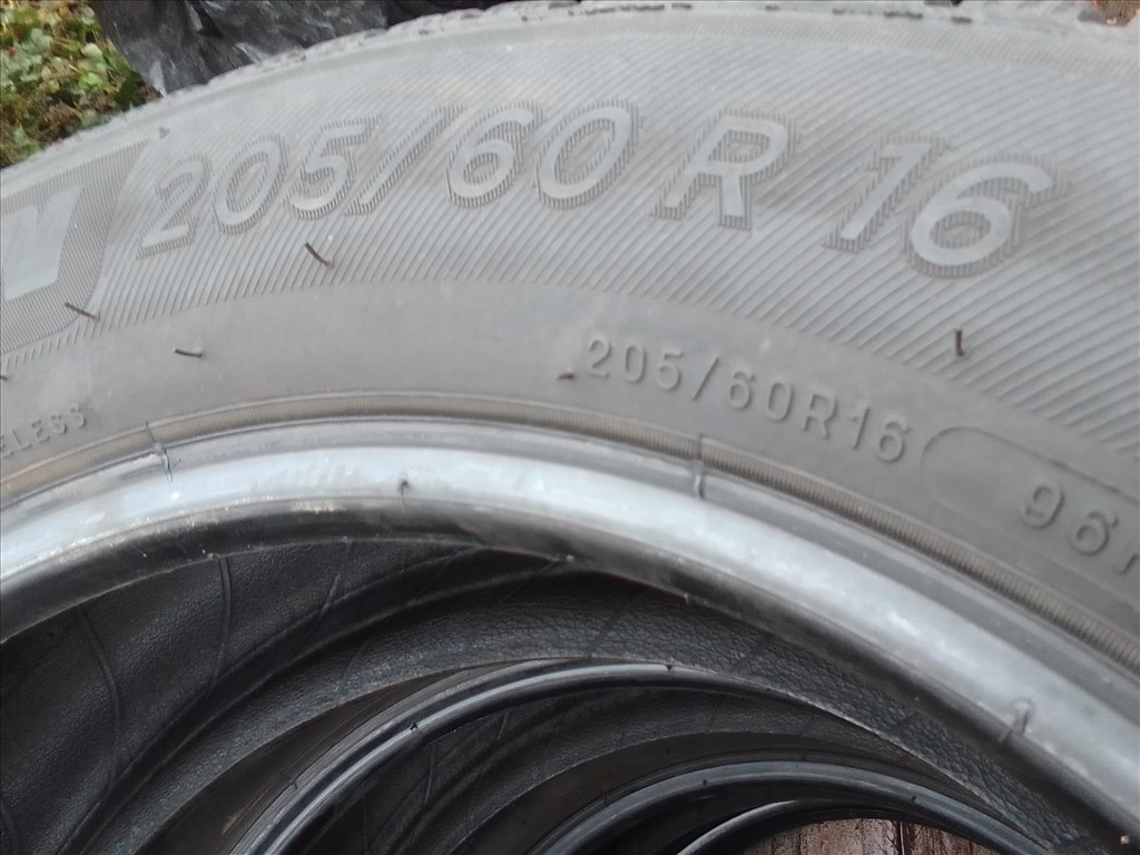  205/60R16 Michelin Cross Climate téli gumi garnitúra 7. kép