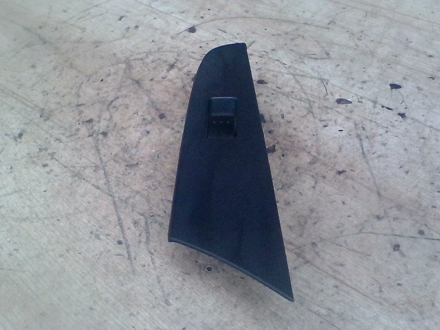 MAZDA 3 03.10-06.06 Jobb hátsó ablakemelő kapcsoló 1. kép