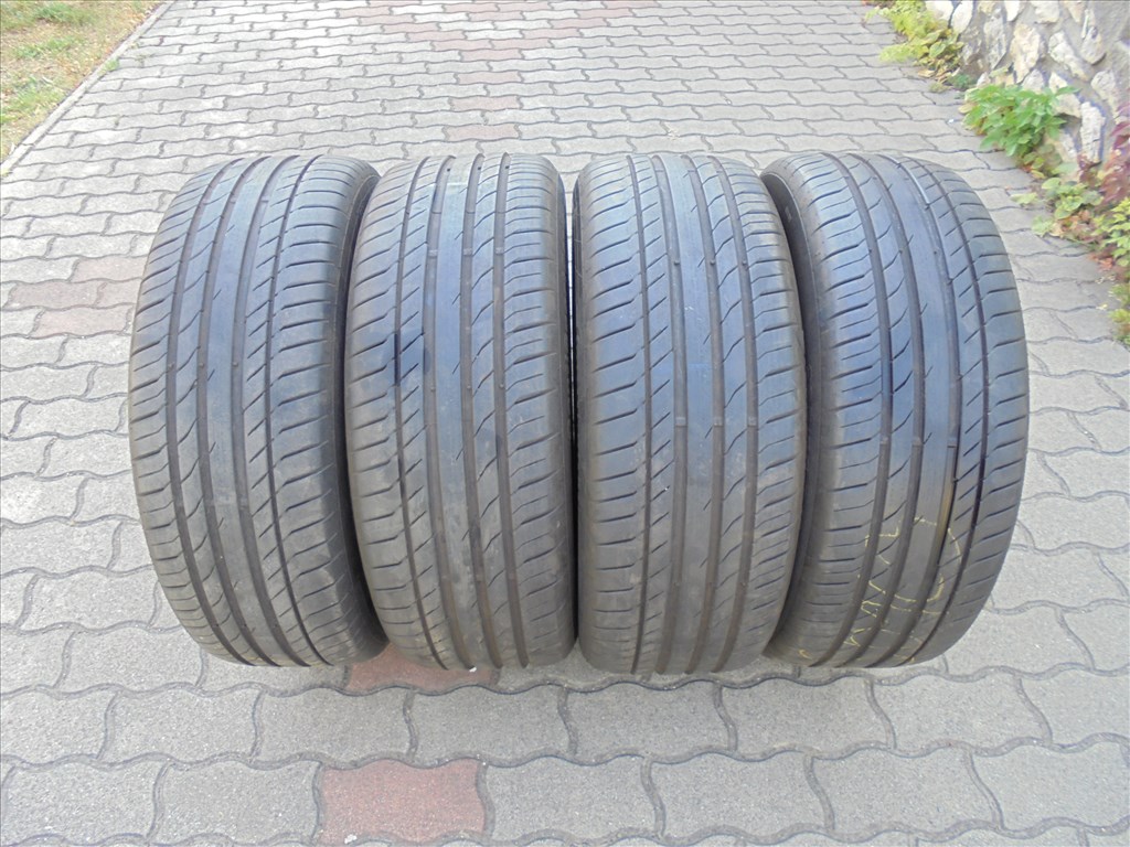235/55 R 19"-es 90%-os Continental nyári gumi eladó 1. kép