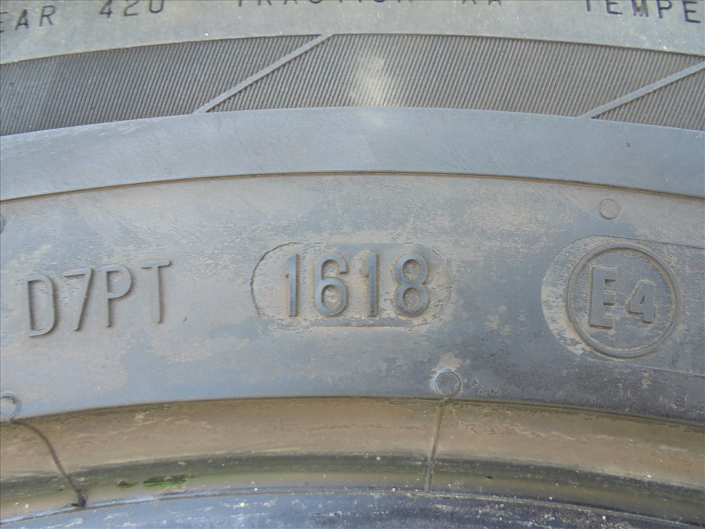 235/55 R 19"-es 90%-os Continental nyári gumi eladó 6. kép