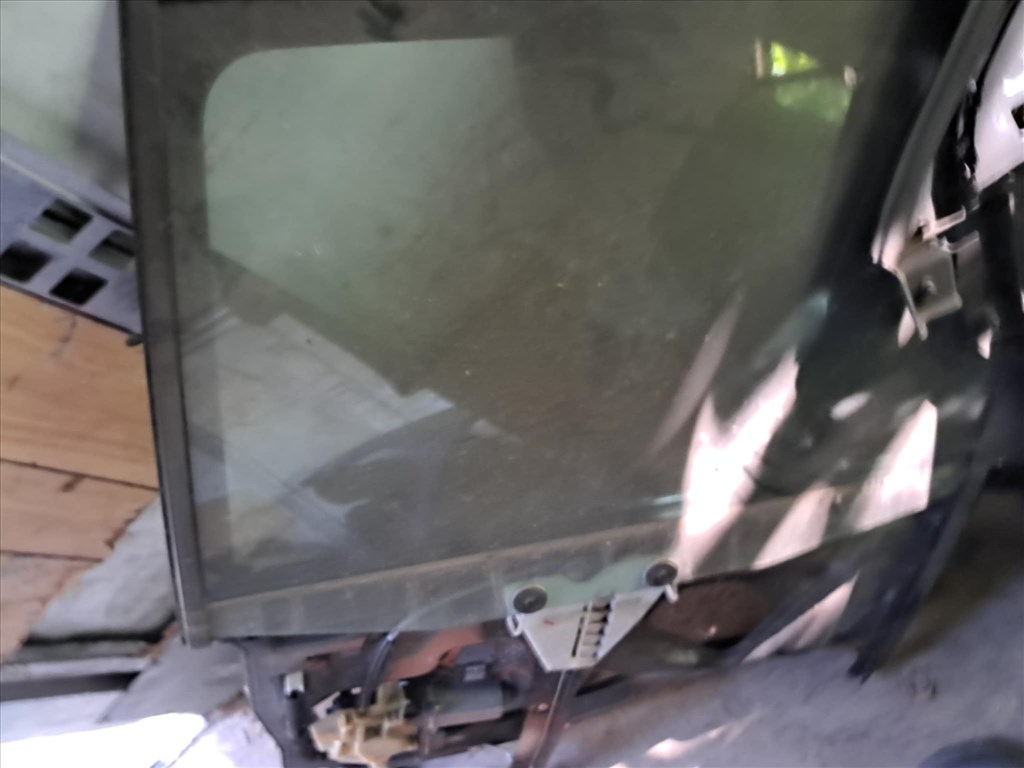 Audi A3 (8L) bal hátsó ablakemelő ablakemelő szerkezet  1. kép