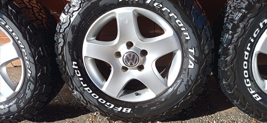VW TUAREG 17" ALUFELNI 5X130 ÚJSZERŰ NÉGY ÉVSZAKOS 255/75R17 GUMIVAL OLCSÒN!!! 3. kép