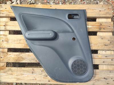 Opel Agila B bal hátsó ajtókárpit  8374151k00