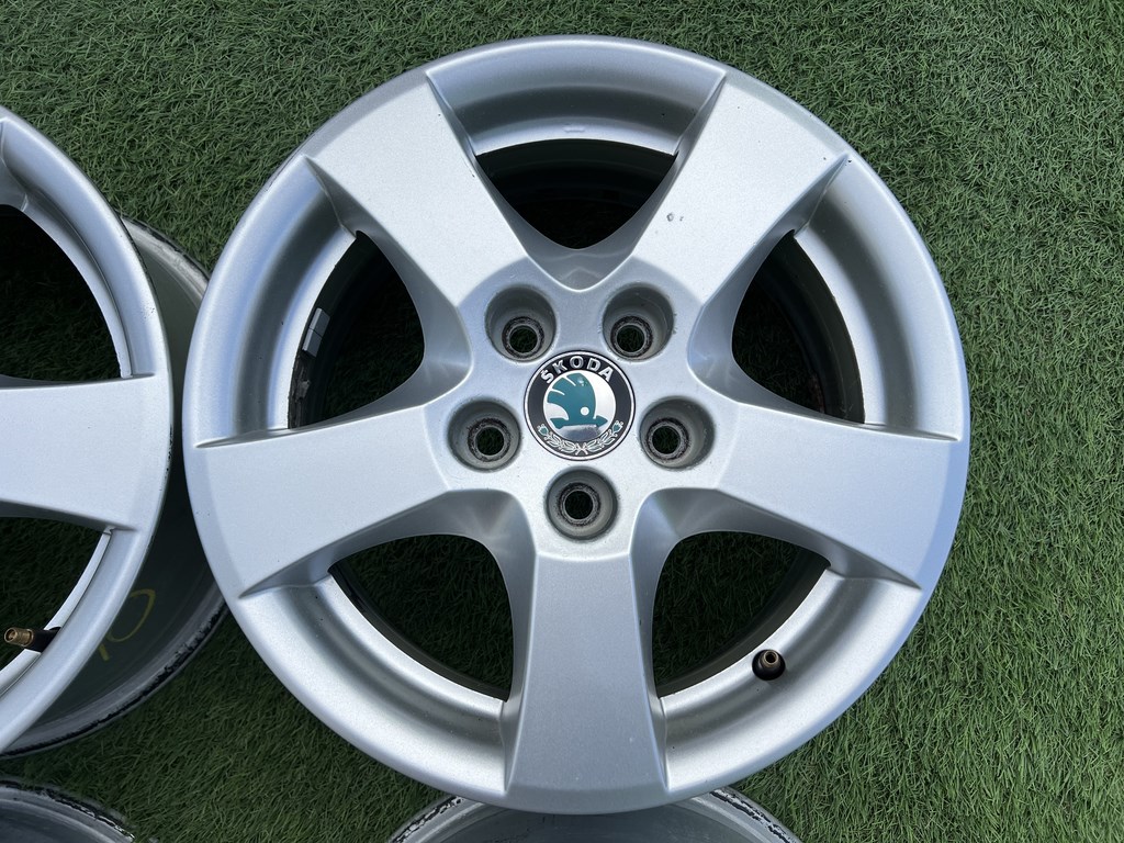 5x100 14" Skoda gyári alufelni 6Jx14h2 ET43 4. kép
