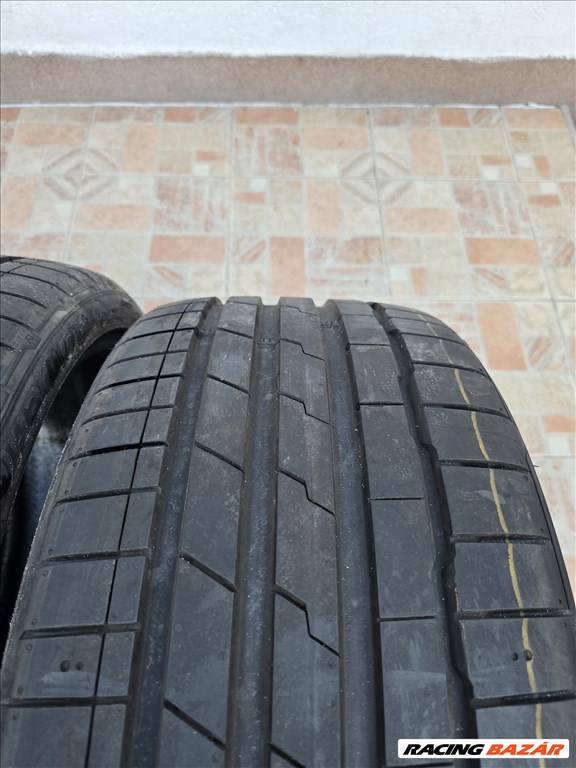  235/3519" újszerű Hankook nyári gumi gumi 2. kép