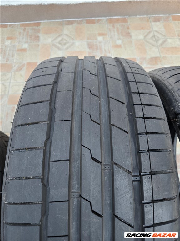  235/3519" újszerű Hankook nyári gumi gumi 3. kép