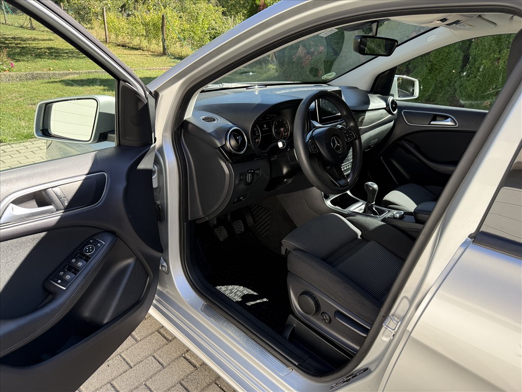 Mercedes B-Class B 200 CDI.1,Tulaj.Friss műszaki/szerviz.Szervizkönyv/számlák.Vonóhorog.NY/T kerék.  9. kép