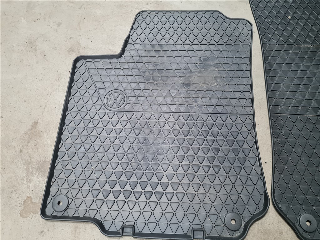 Volkswagen Golf IV gumi szőnyeg szett (24442) 1j1081501a 2. kép