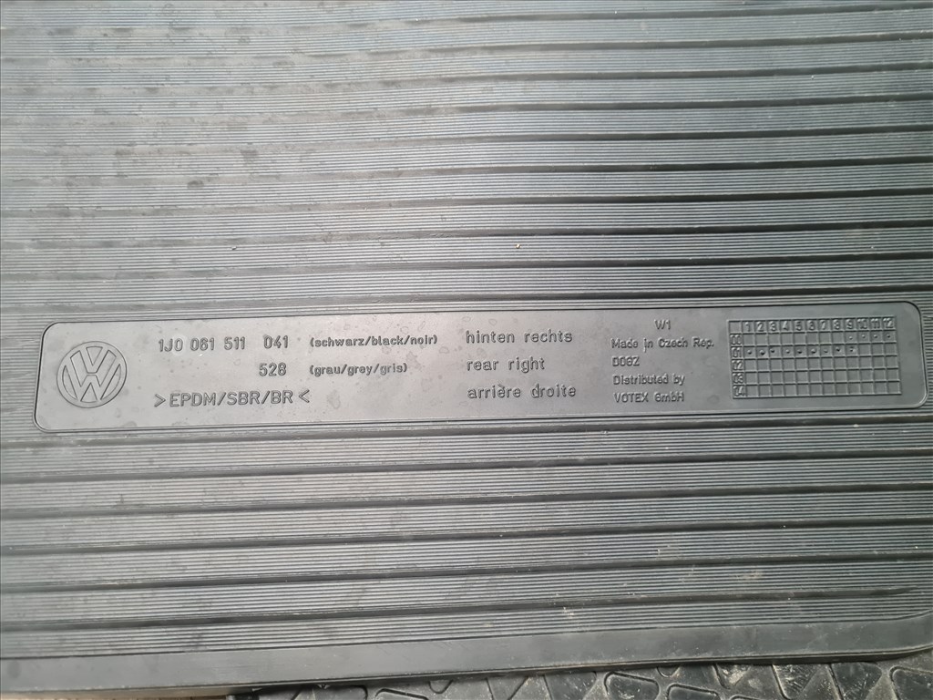 Volkswagen Golf IV gumi szőnyeg szett (24442) 1j1081501a 6. kép