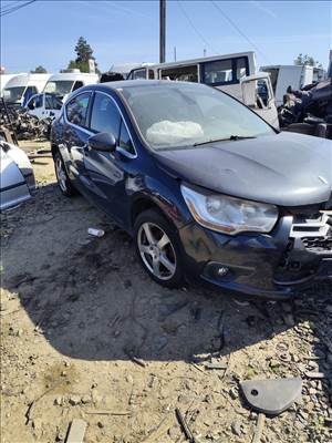 Citroën DS4 bontott alkatrészei