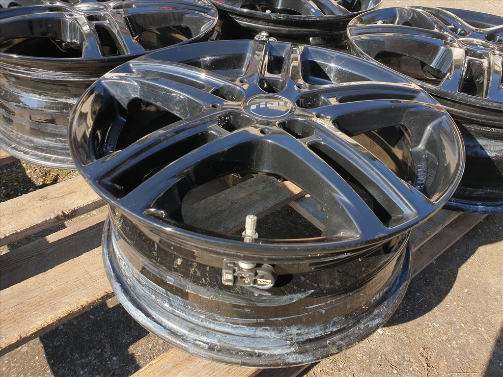 16" 5x114,3 RIAL + szenzor 5. kép