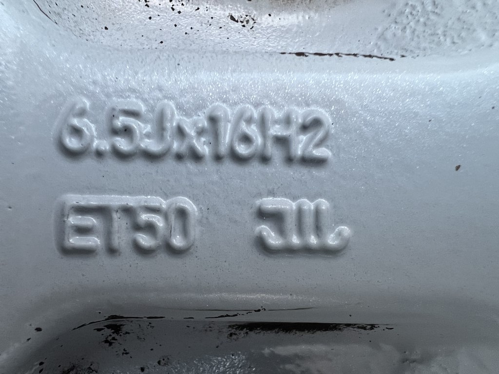 5x112 16" Volkswagen gyári alufelni 6,5Jx16h2 ET50 7. kép