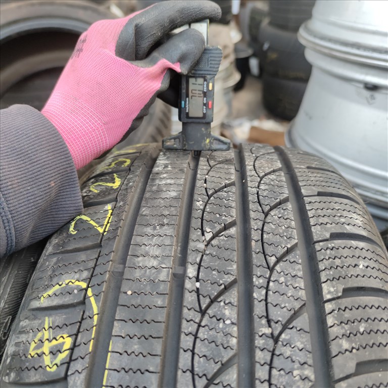 225/40 R18 Tracmax téli gumi 88000ft a 4db/108/ 4. kép