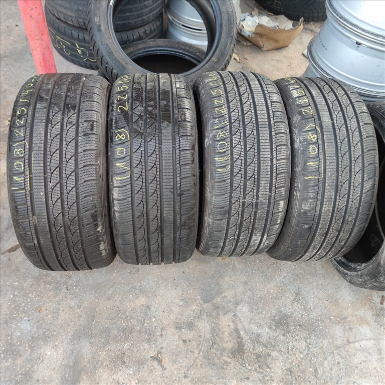 225/40 R18 Tracmax téli gumi 88000ft a 4db/108/ 5. kép