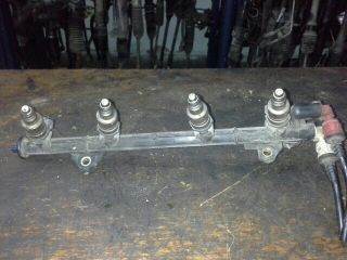 Ford Ka Mk1 Porlasztó Sor / Híd *68398* ford-95bfbc ford-988f9d280