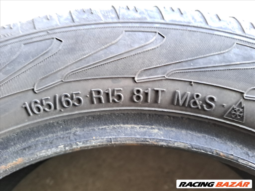 2db 165/65 R15 Vredestein snowtrac 3 téli gumi eladó!!! ára! 5000Ft/db Állapota: 6mm minta 5. kép