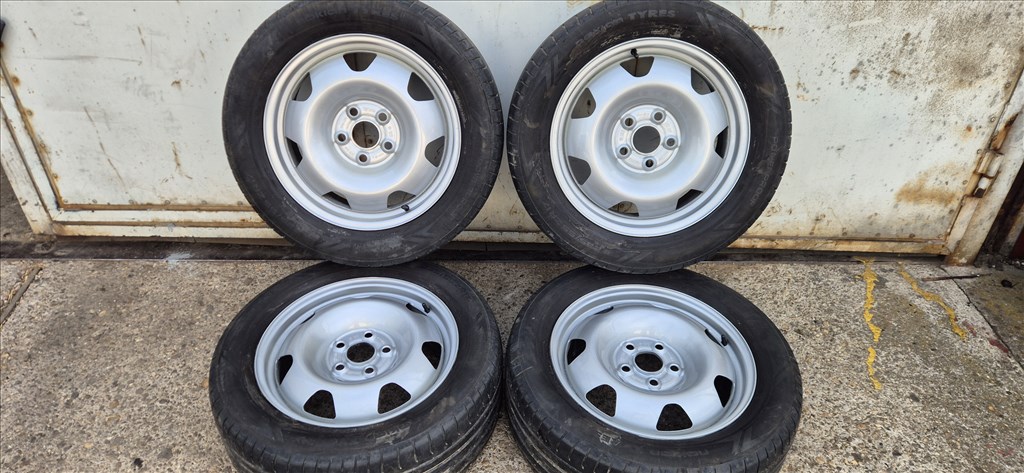  5x120 lyukosztású 17" újszerű lemezfelni, rajta 235/55 használt Nokian nyári gumi  1. kép
