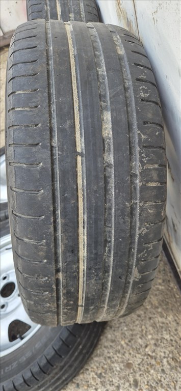  5x120 lyukosztású 17" újszerű lemezfelni, rajta 235/55 használt Nokian nyári gumi  6. kép