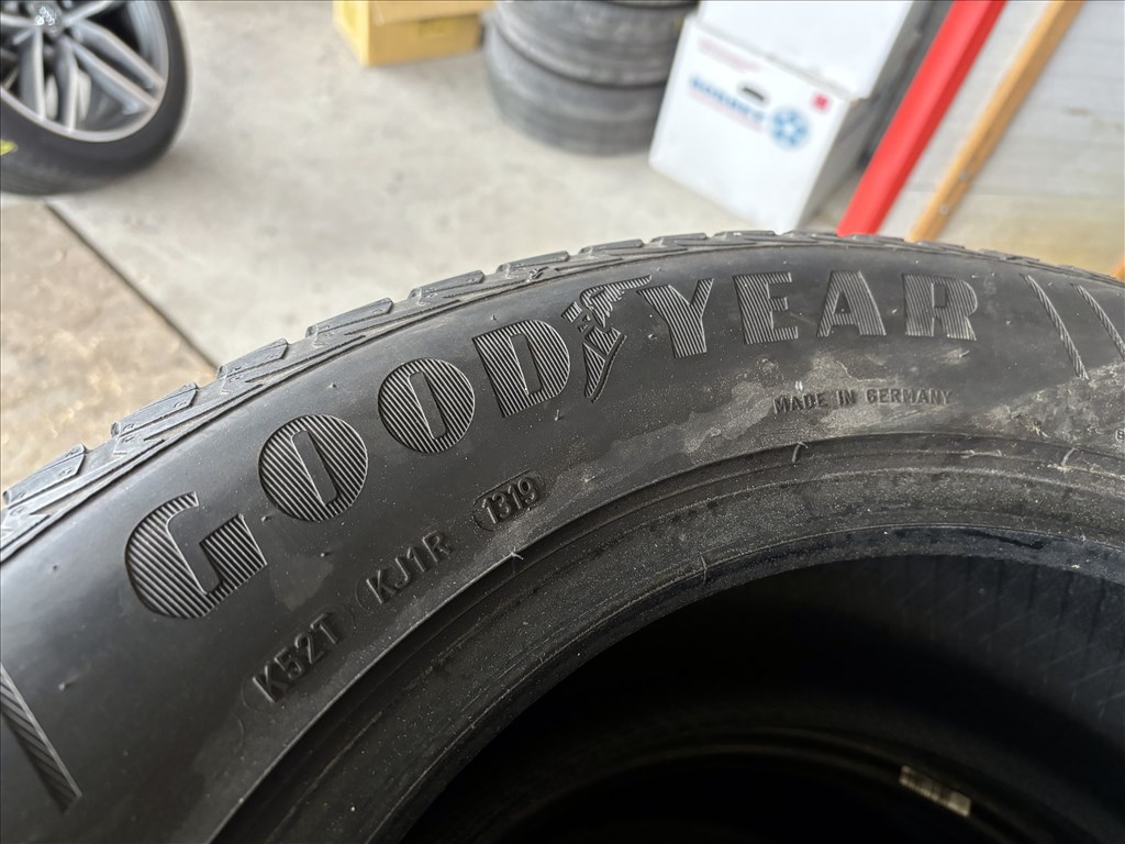 255/55 r18 Goodyear négyévszakos 2db gumi eladó 255/55r18 4. kép