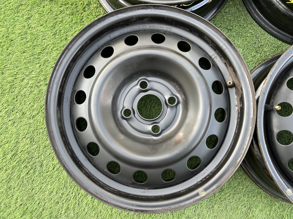 4x100 15" Kia gyári lemezfelni 5,5Jx15h2 ET36 2. kép