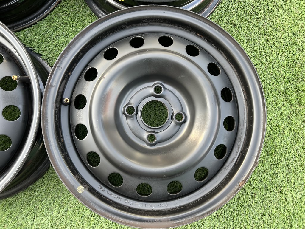 4x100 15" Kia gyári lemezfelni 5,5Jx15h2 ET36 3. kép