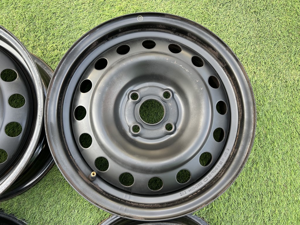 4x100 15" Kia gyári lemezfelni 5,5Jx15h2 ET36 4. kép