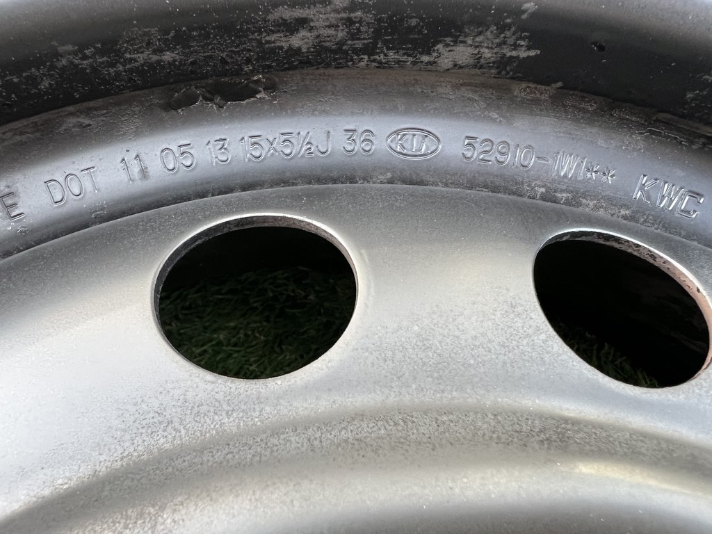 4x100 15" Kia gyári lemezfelni 5,5Jx15h2 ET36 6. kép