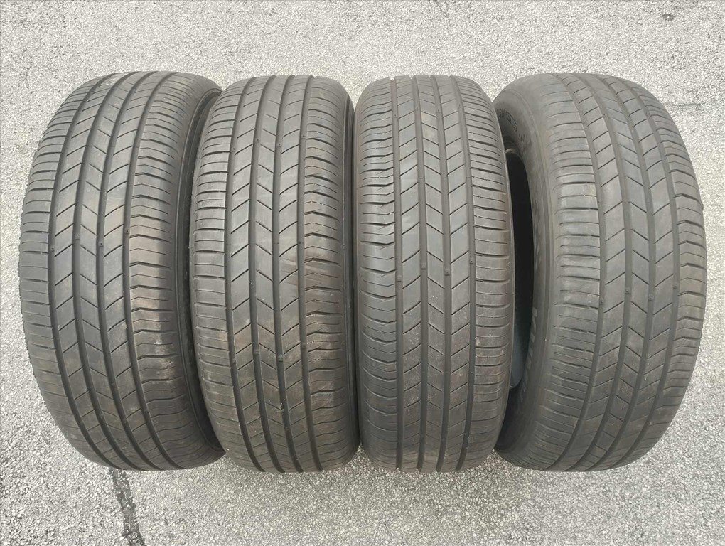 205/65 16 Kumho nyári gumi r16 " DOT22 215/60 váltó méret 1. kép