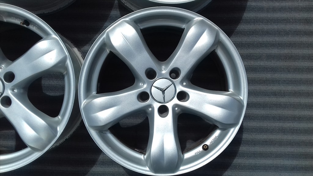  5x112 lyukosztású 8J 17" alufelni Mercedes típusaira 2. kép