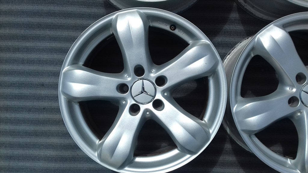  5x112 lyukosztású 8J 17" alufelni Mercedes típusaira 3. kép