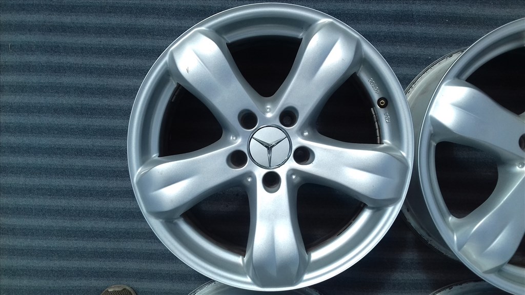  5x112 lyukosztású 8J 17" alufelni Mercedes típusaira 4. kép