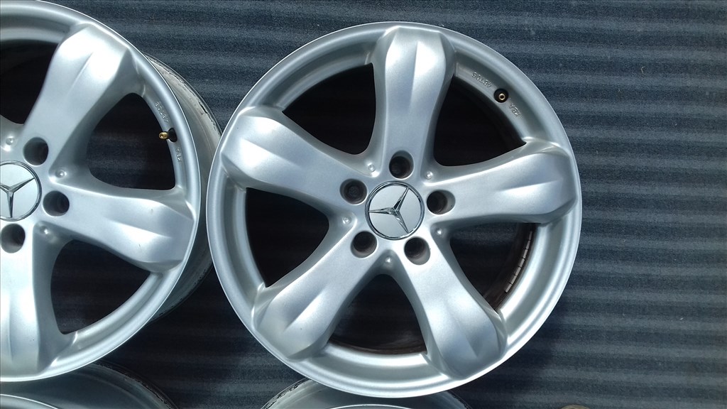  5x112 lyukosztású 8J 17" alufelni Mercedes típusaira 5. kép