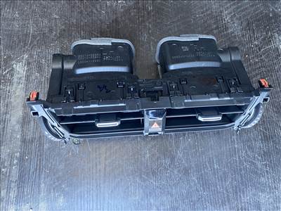 Toyota Corolla (E210) műszerfal szellőző rács 5590002m50