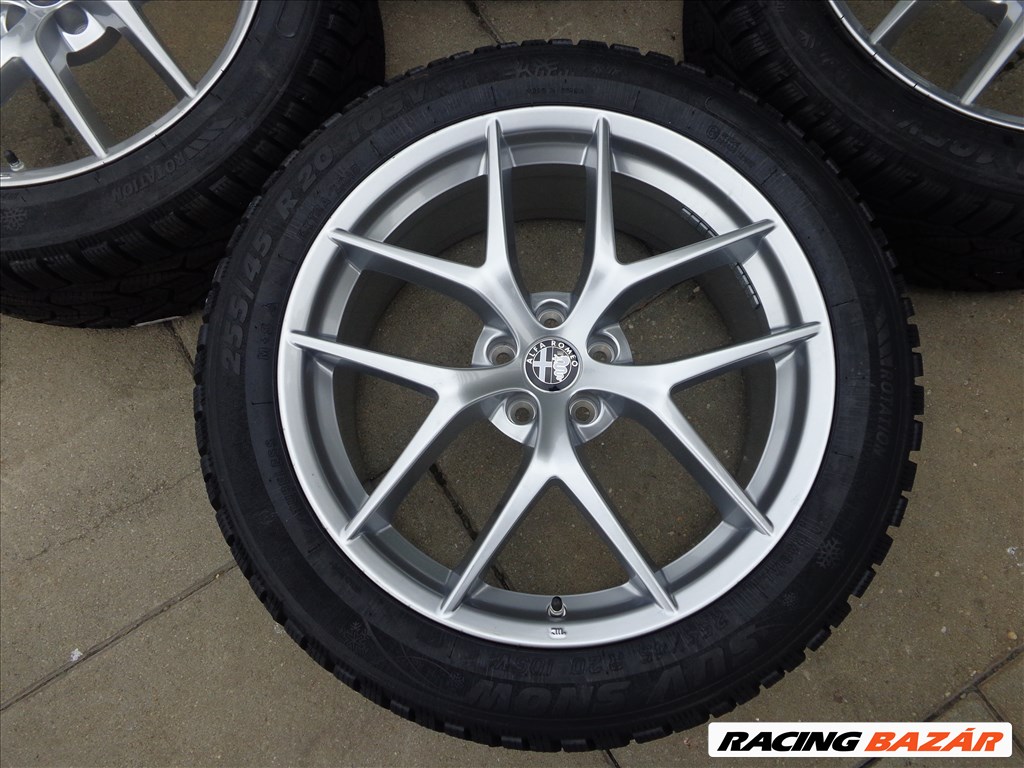 Alfa Romeo Stelvio új gyári téli garnitúra  2. kép