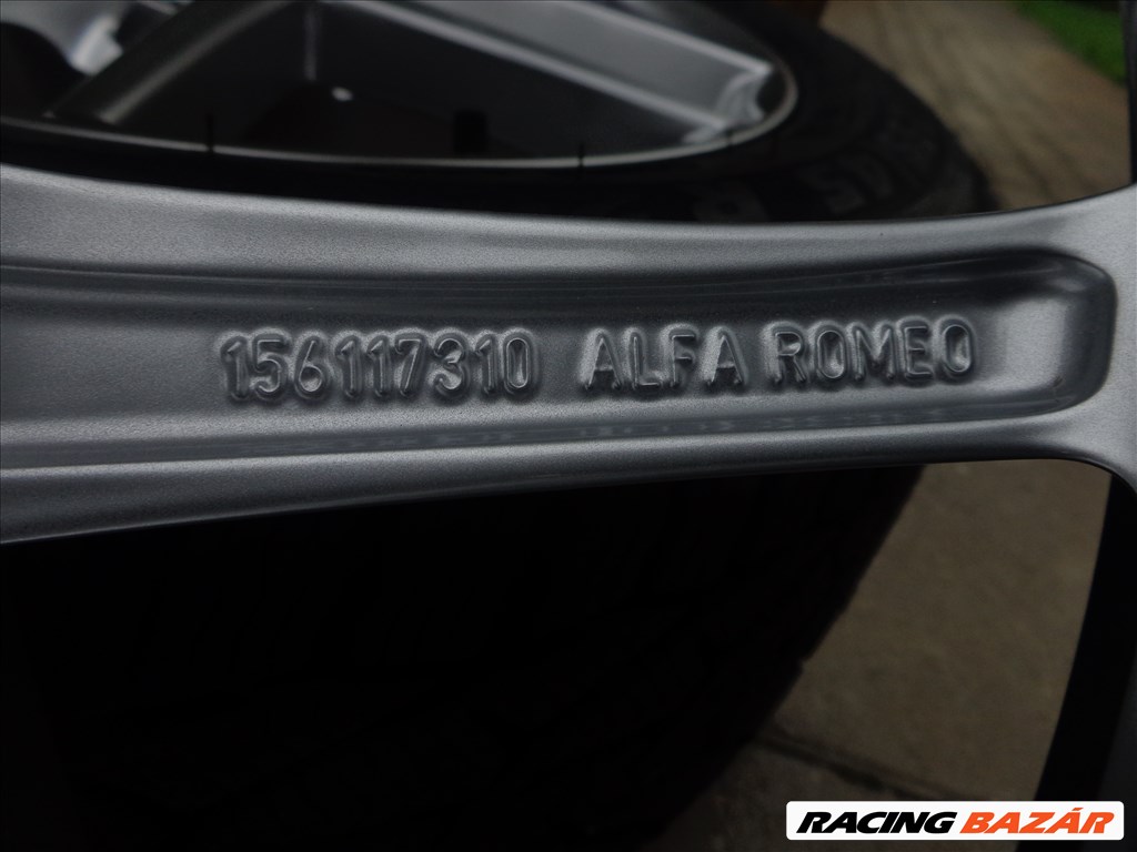 Alfa Romeo Stelvio új gyári téli garnitúra  7. kép