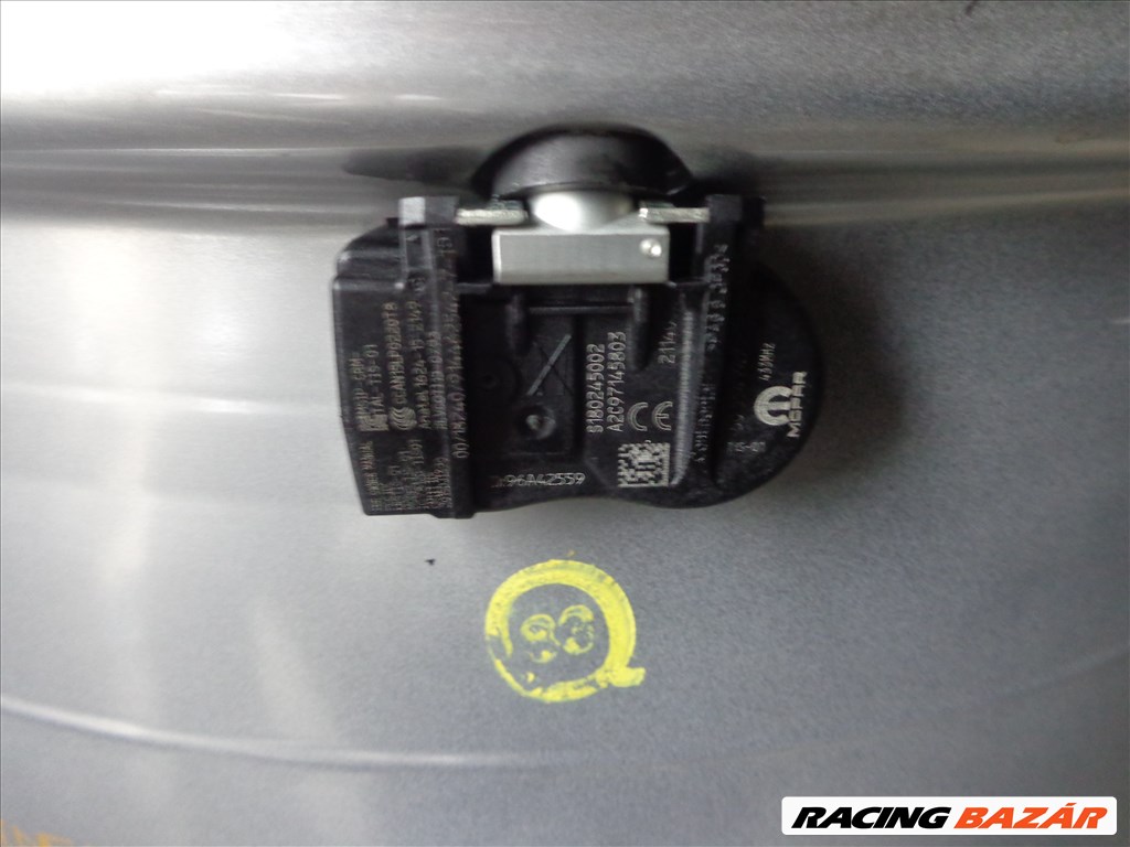 Alfa Romeo Stelvio új gyári téli garnitúra  9. kép