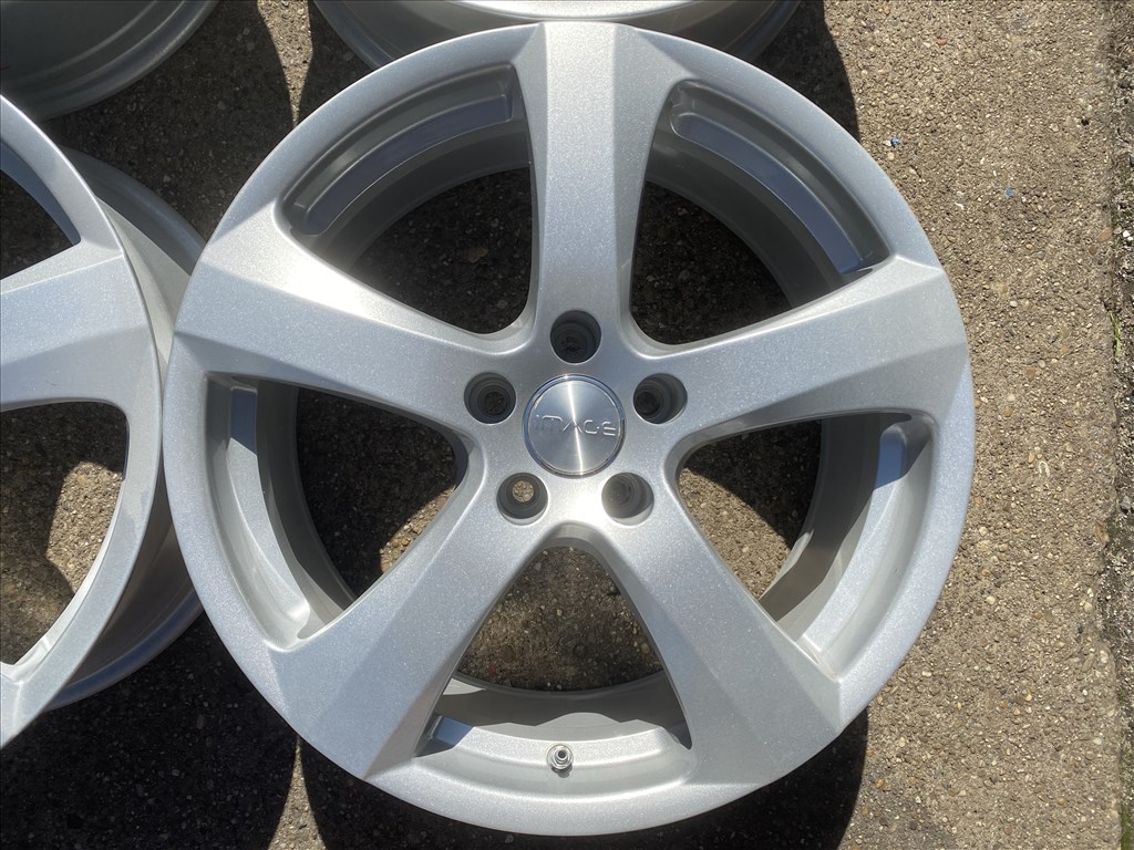 4db Image 18" VW - Skoda - Seat alufelni. (4059) 2. kép