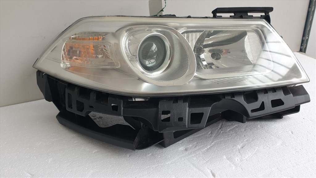511964 Renault Megane 2, 2007 Jobb Fényszóró, Projektoros Lámpa, Első. 8200412745E 3. kép