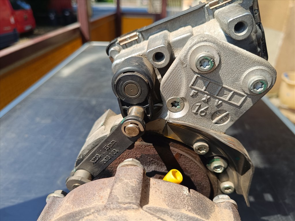 BMW IHI turbófeltöltő 9VB-01 4. kép