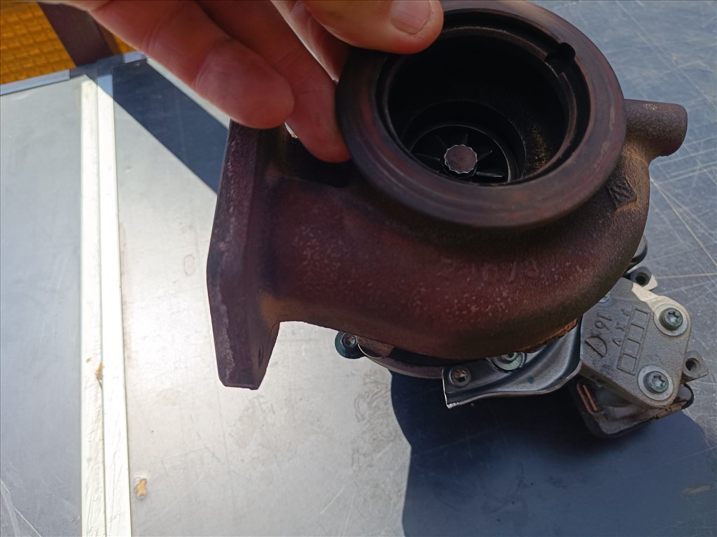 BMW IHI turbófeltöltő 9VB-01 6. kép