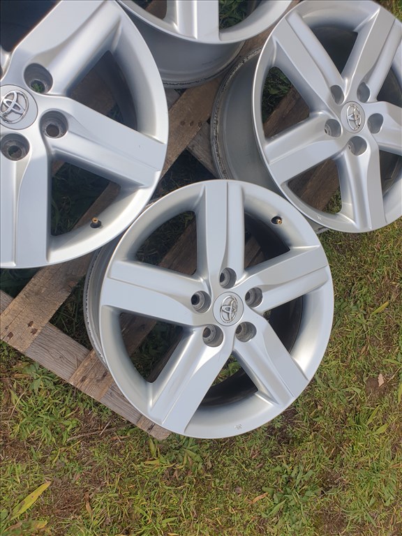 17" 5x114,3 Toyota 3. kép