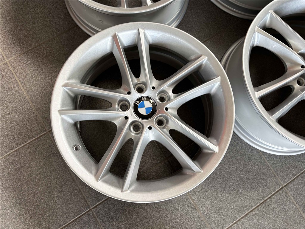 BMW e87 18" 5x120 kétszéles gyári alufelni eladó 18 coll F20 2. kép